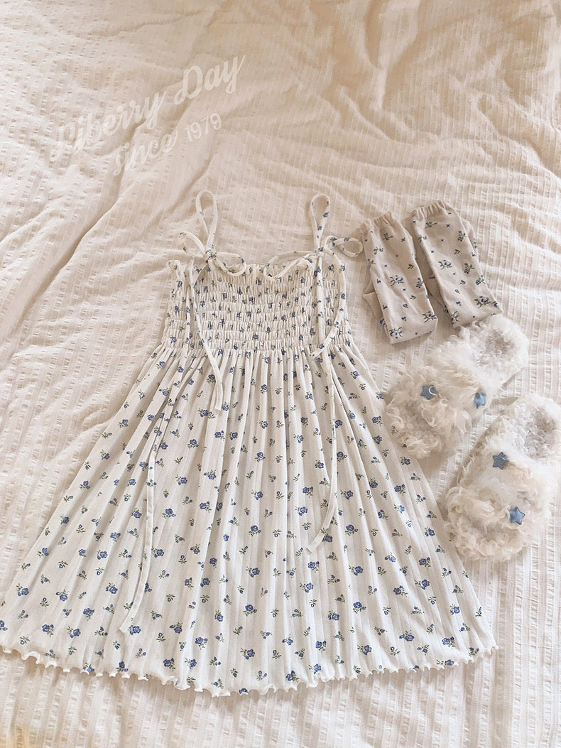 Get trendy with Juliet Angel Floral Dress - available at Peiliee Shop. Grab yours for $19.90 today!