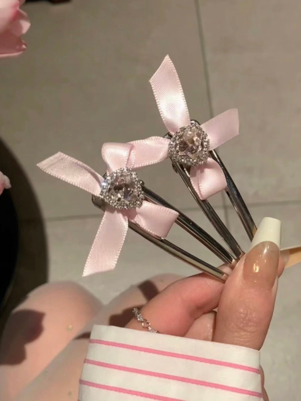 Get trendy with Dolly Heart Hairpin - available at Peiliee Shop. Grab yours for $2.50 today!
