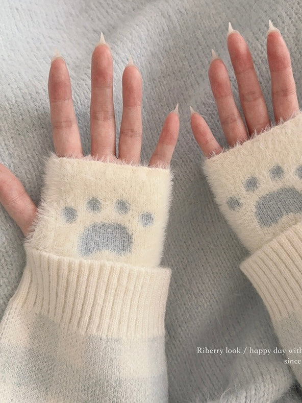 Get trendy with [Faux Fur] 5 Colors Sweet Kitty Paws-Pattern Gloves - Accessories available at Peiliee Shop. Grab yours for $9.90 today!