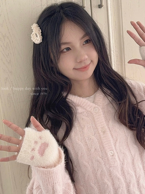 Get trendy with [Faux Fur] 5 Colors Sweet Kitty Paws-Pattern Gloves - Accessories available at Peiliee Shop. Grab yours for $9.90 today!
