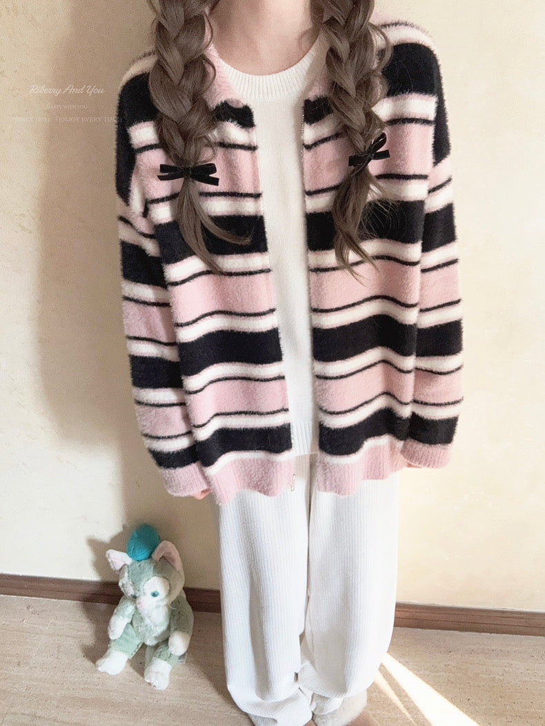 Get trendy with Blackpink faux fur polo oversized sweater - Sweater available at Peiliee Shop. Grab yours for $25.50 today!