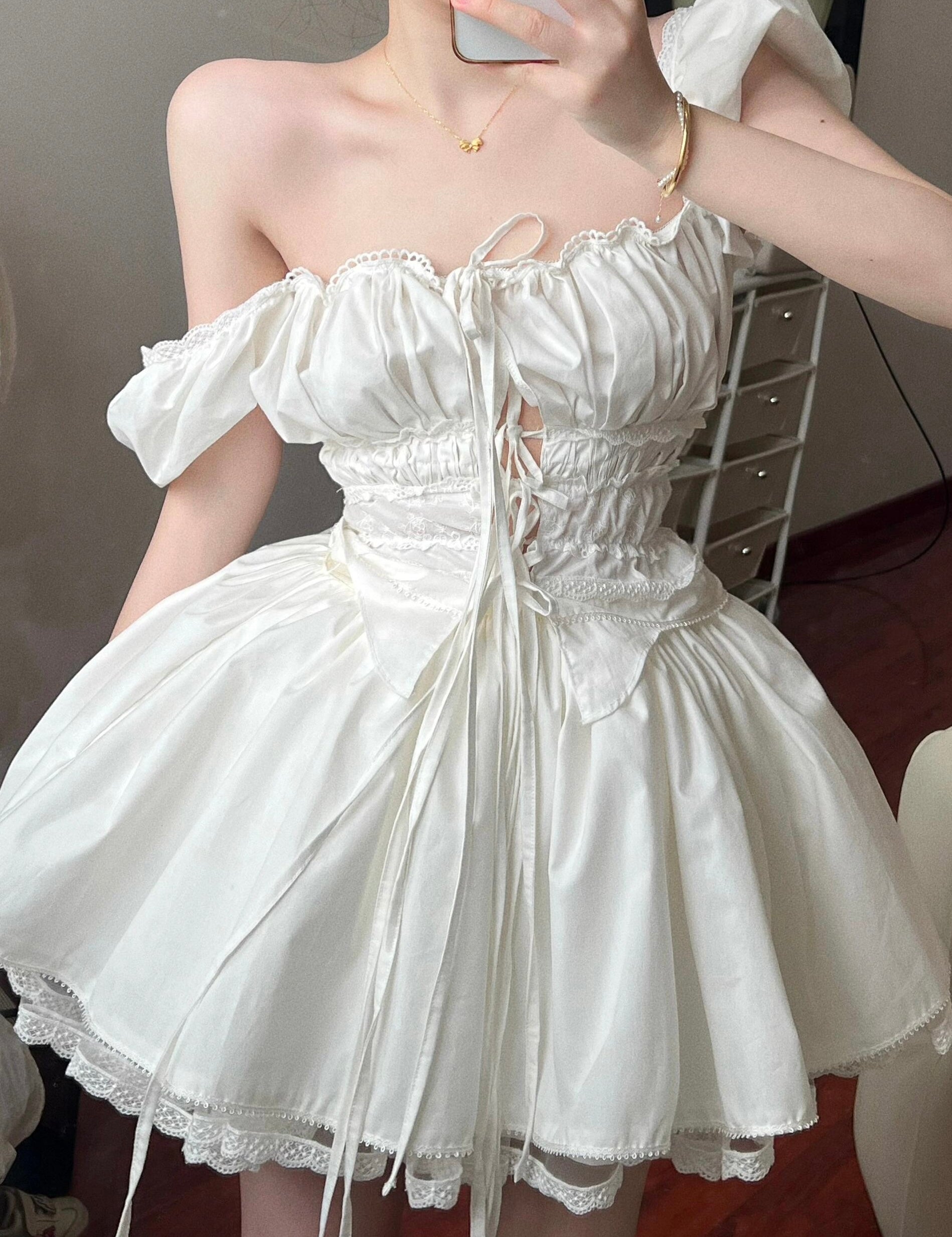 Get trendy with [Tailor Made] Cottage Lily Set -  available at Peiliee Shop. Grab yours for $59 today!