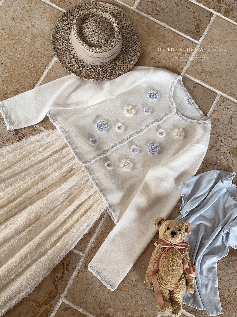 Get trendy with Snow White’s Floral Knitted Cardigan - Sweater available at Peiliee Shop. Grab yours for $23 today!
