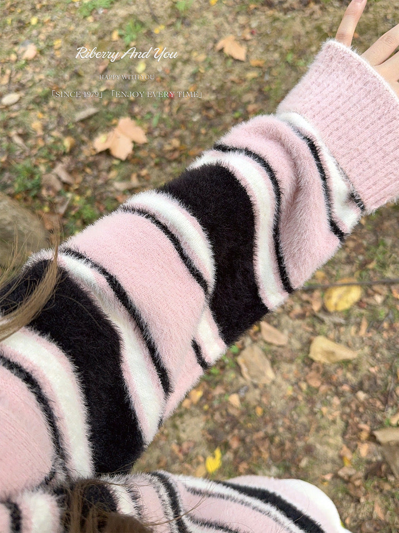 Get trendy with Blackpink faux fur polo oversized sweater - Sweater available at Peiliee Shop. Grab yours for $25.50 today!
