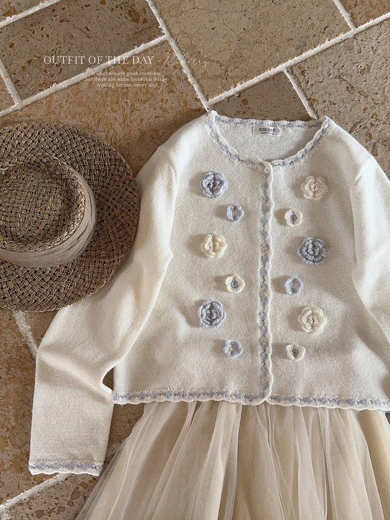 Get trendy with Snow White’s Floral Knitted Cardigan - Sweater available at Peiliee Shop. Grab yours for $23 today!