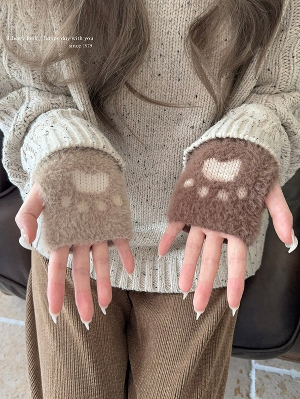 Get trendy with [Faux Fur] 5 Colors Sweet Kitty Paws-Pattern Gloves - Accessories available at Peiliee Shop. Grab yours for $9.90 today!