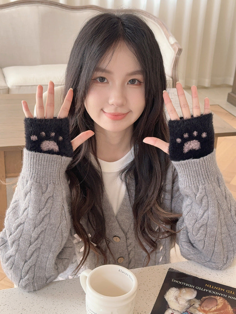 Get trendy with [Faux Fur] 5 Colors Sweet Kitty Paws-Pattern Gloves - Accessories available at Peiliee Shop. Grab yours for $9.90 today!
