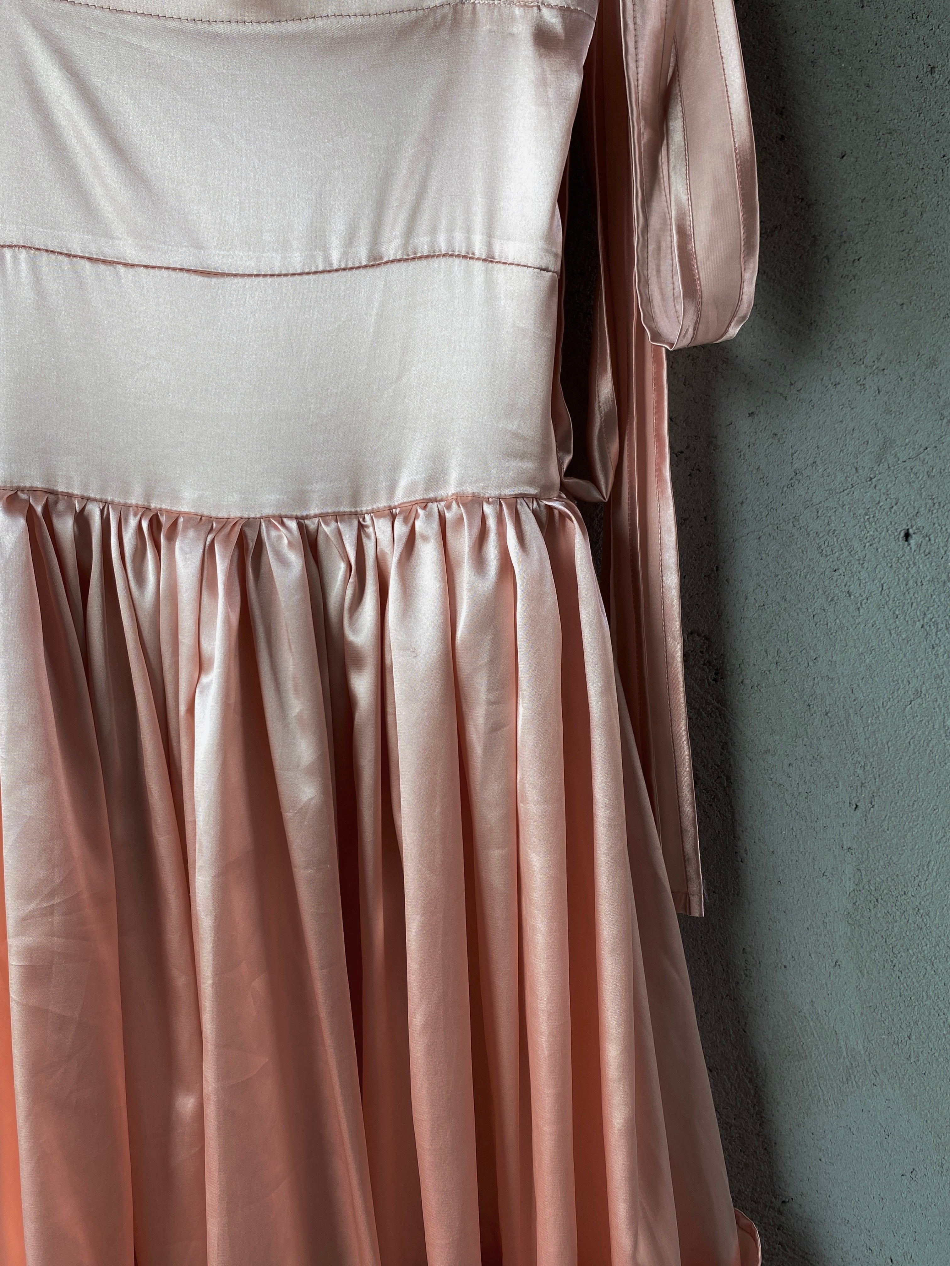 Get trendy with [Tailor made] Towards The Sunset Dress - Dresses available at Peiliee Shop. Grab yours for $65 today!