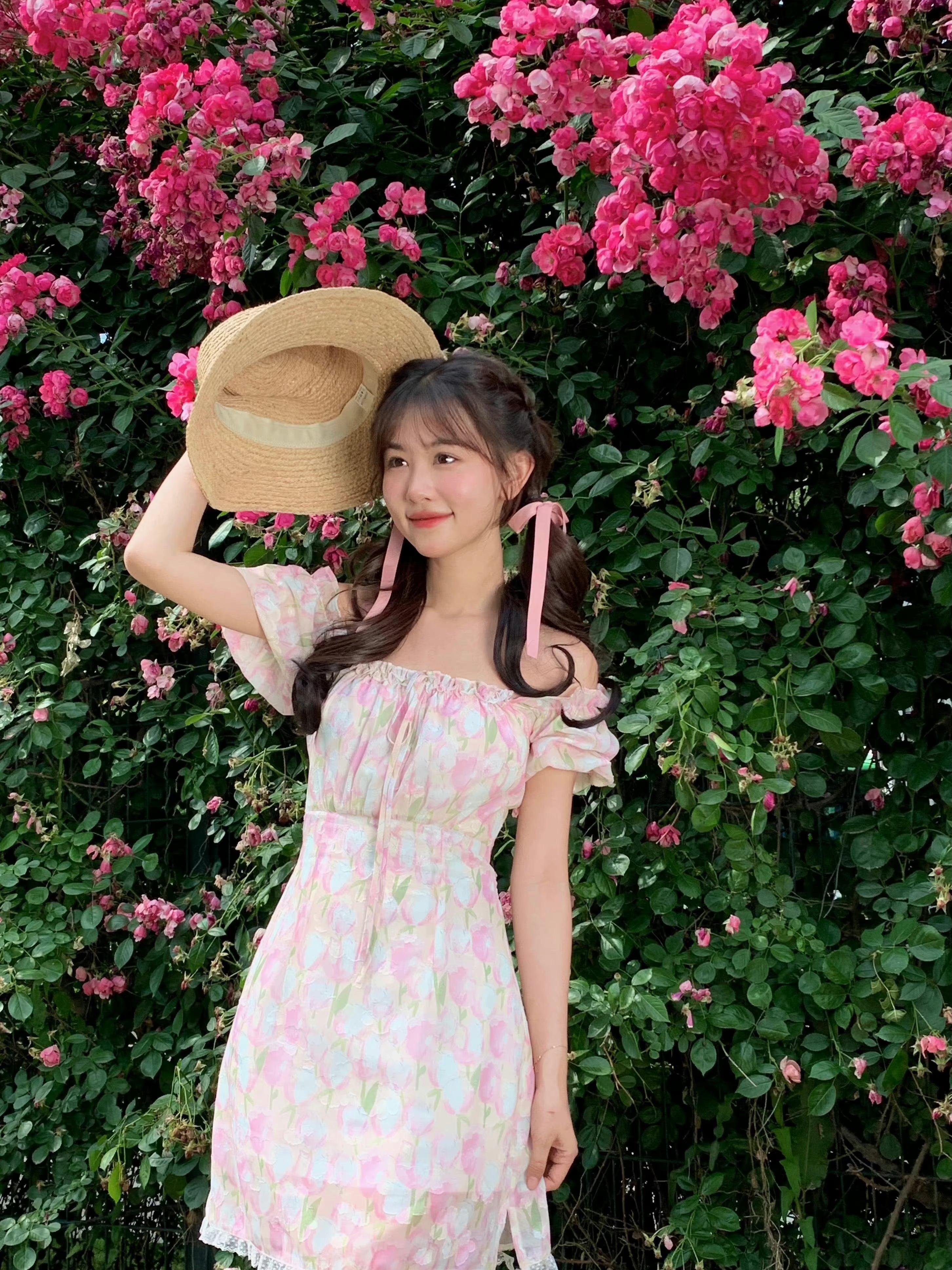 Get trendy with [SALE] Tulip Flower Sea Floral Mini Dress - Dresses available at Peiliee Shop. Grab yours for $26.80 today!