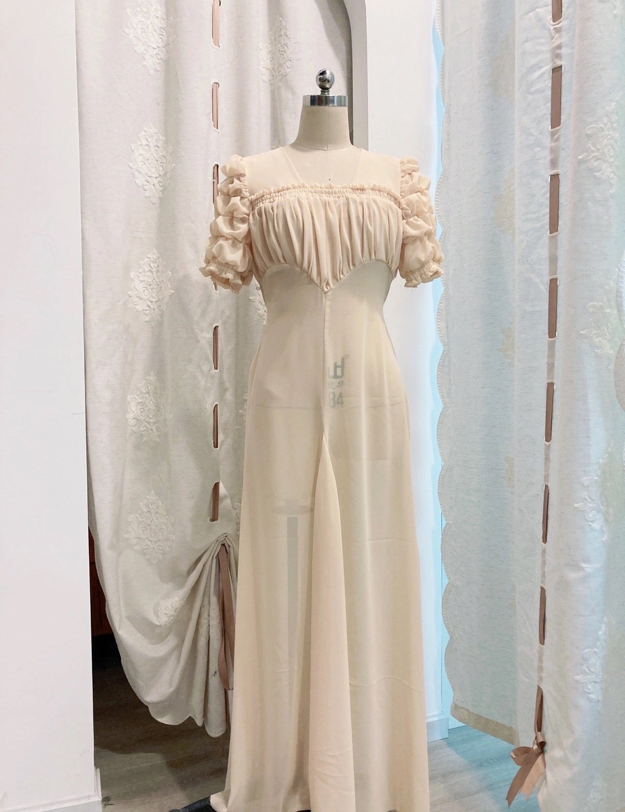 Get trendy with [Customized] Swan Angel Vintage Gown Dress - Dress available at Peiliee Shop. Grab yours for $95 today!